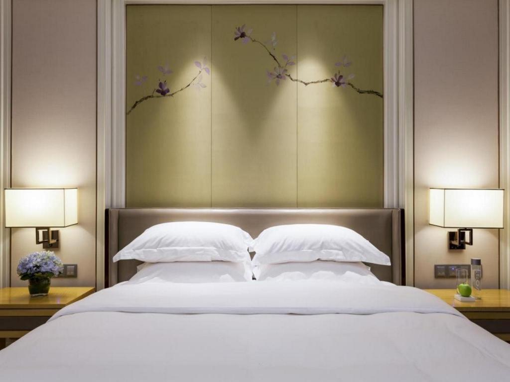 Ming Du Lakeside Hotel 南宁 外观 照片